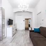 Apartman Mombello 50 - Center
