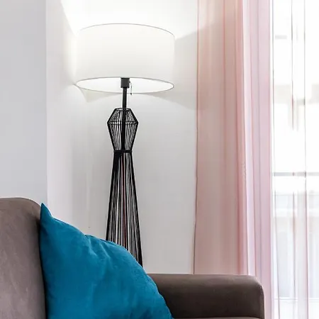 Mombello 50 - Center Lejlighed