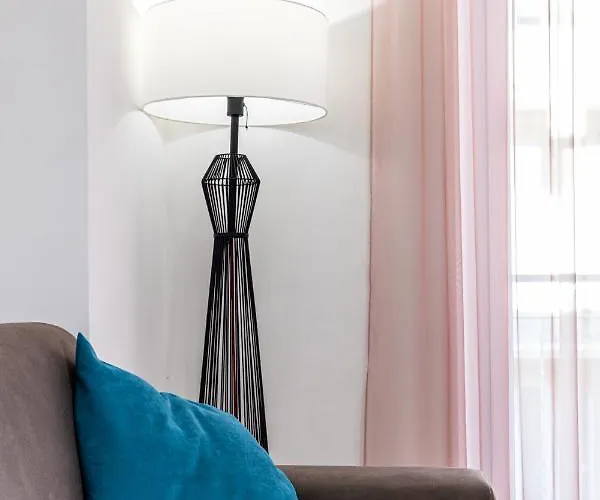 Mombello 50 - Center Lejlighed
