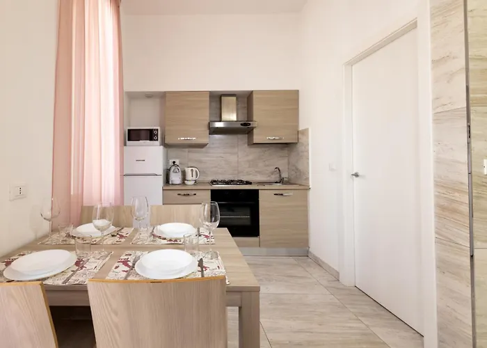 Mombello 50 - Center דירה