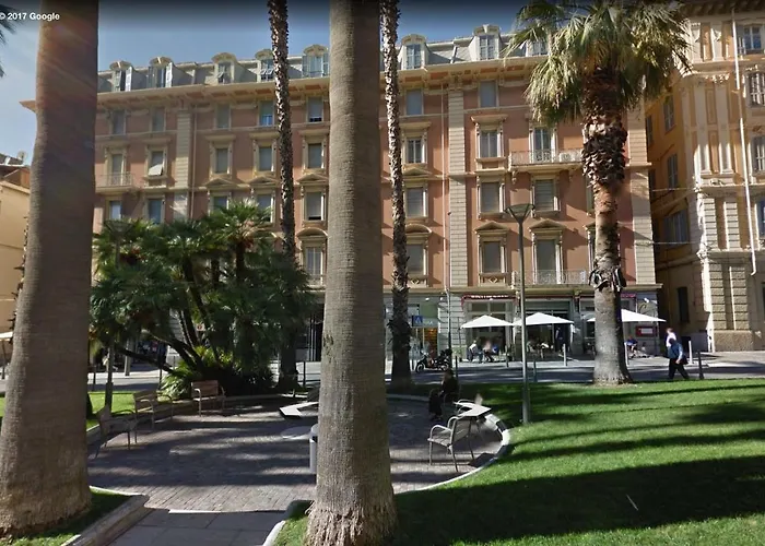 Mombello 50 - Center * סנרמו